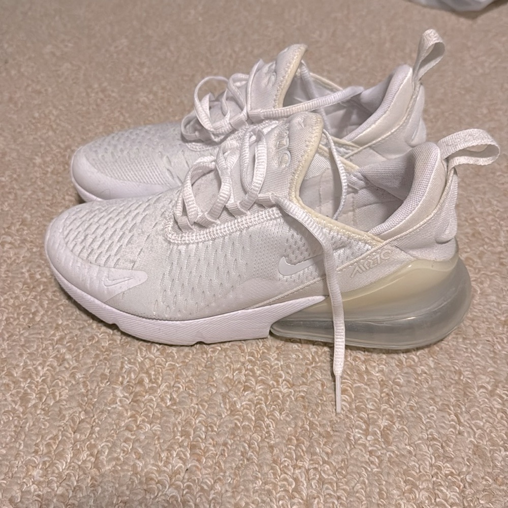 NIKE AIR70 men’s size 5.5 (women’s 7.5)